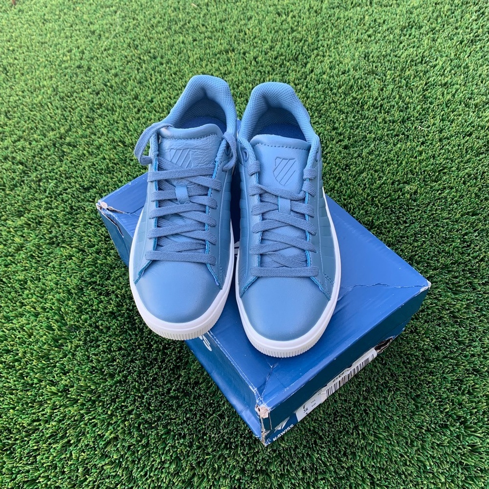 ** NWOT ** K-Swiss Court Shoes